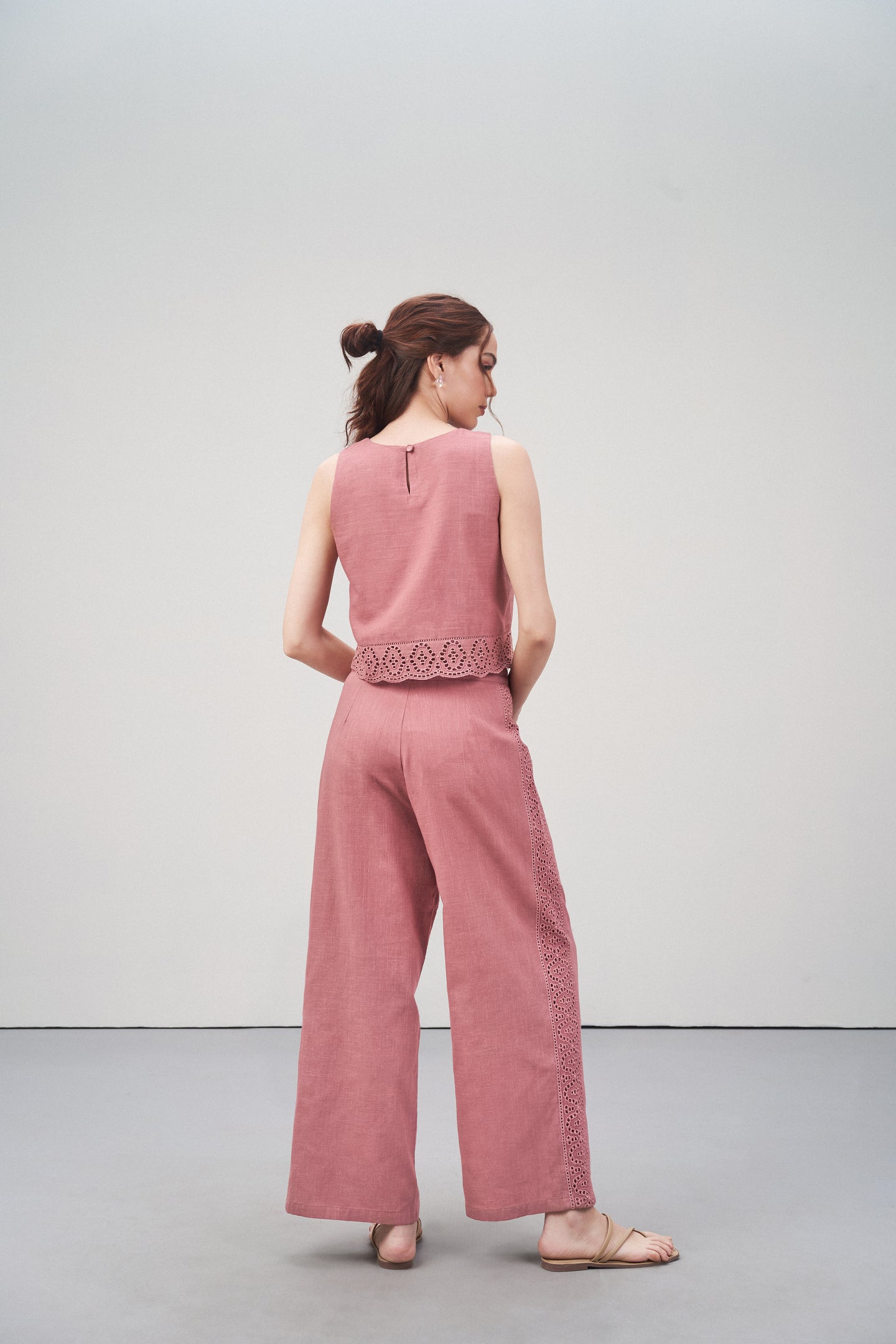 Women Crop Top 100% Cotton Dark Pink Scalloped Embroidery Lace Hem Sleeveless Top For Ladies Model Back View | Tea Rose Cotton Sleeveless Crop Top With Scalloped Embroidery