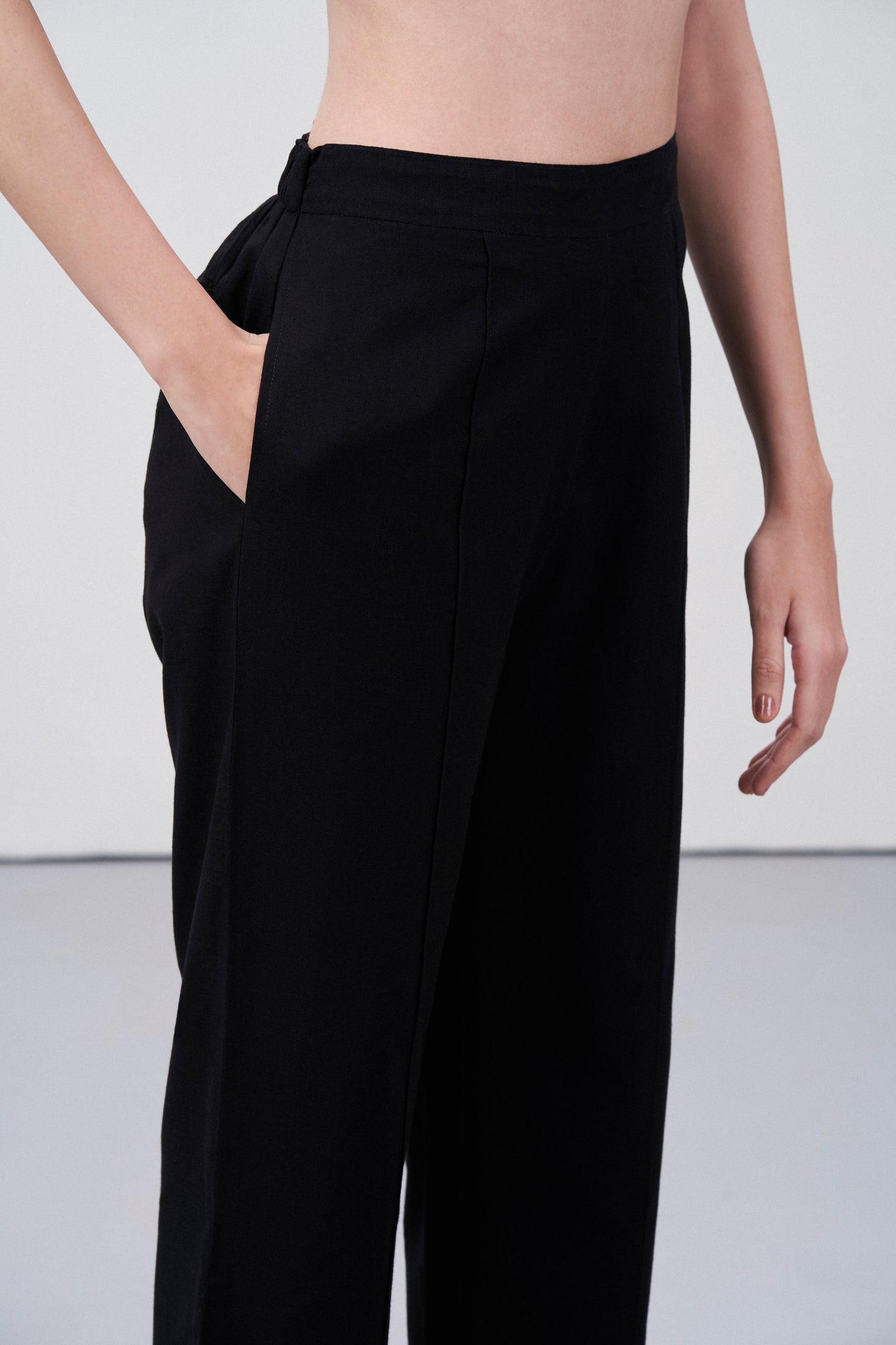 Women Pants | 100% Cotton Dart Side Pocket Black Color Trousers | Black Cotton Pants – Dart Trousers for Women | Right Side Straight Fit Cotton Trousers