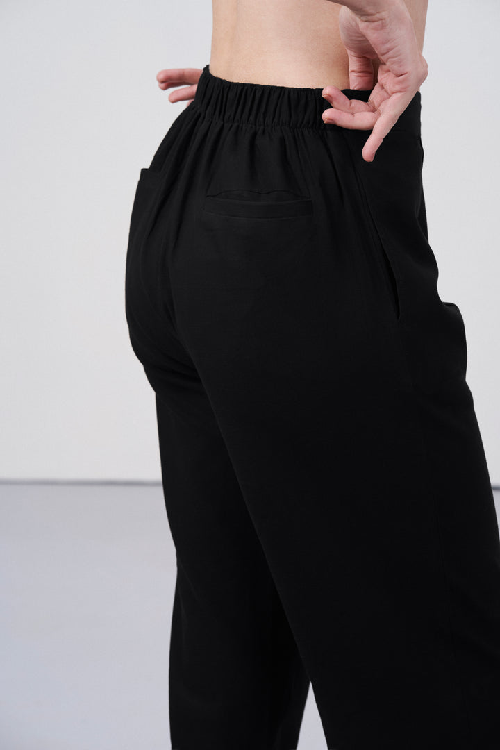 Women Pants | 100% Cotton Dart Side Pocket Black Color Trousers | Black Cotton Pants – Dart Trousers for Women | Right Upper side Straight Fit Cotton Trousers