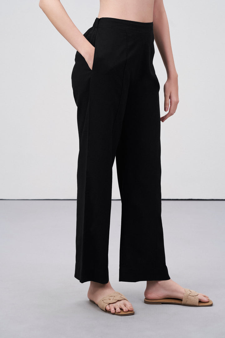Women Pants | 100% Cotton Dart Side Pocket Black Color Trousers | Black Cotton Pants – Dart Trousers for Women | Right Side Straight Fit Cotton Trousers