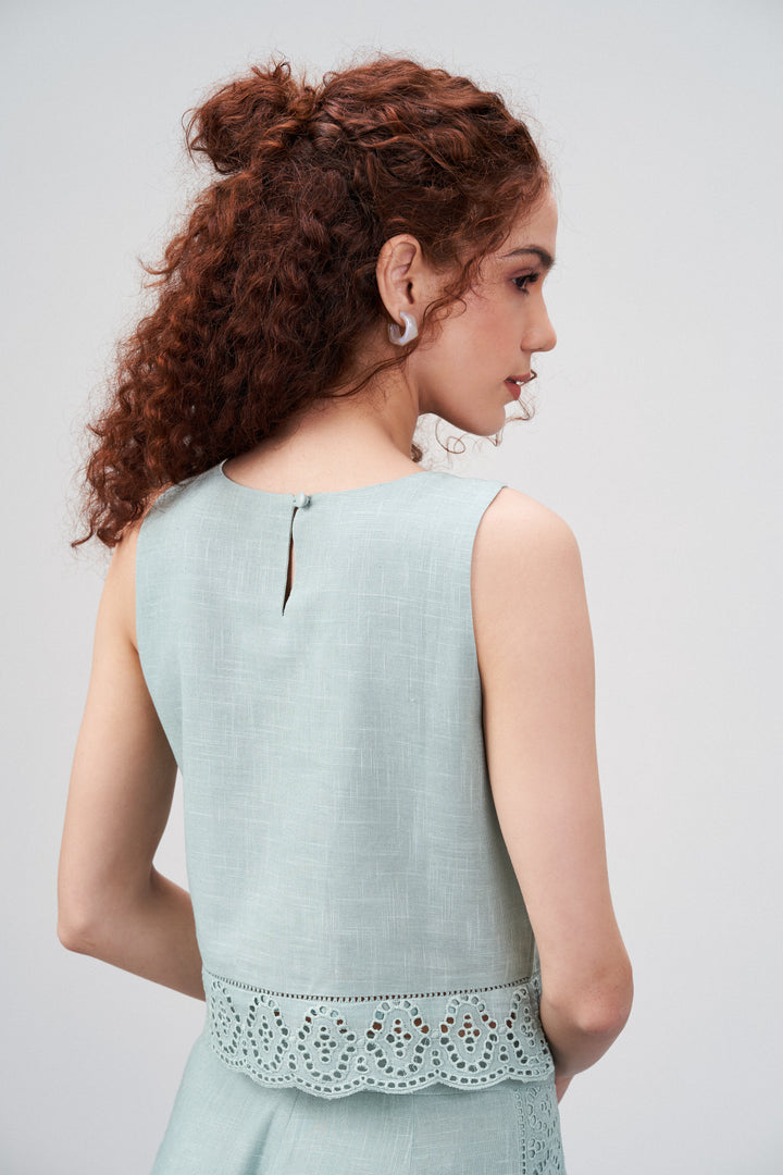 Women Crop Top 100% Cotton Light Green Scalloped Embroidery Lace Hem Sleeveless Top For Ladies | Heather Cotton Sleeveless Crop Top With Scalloped Embroidery