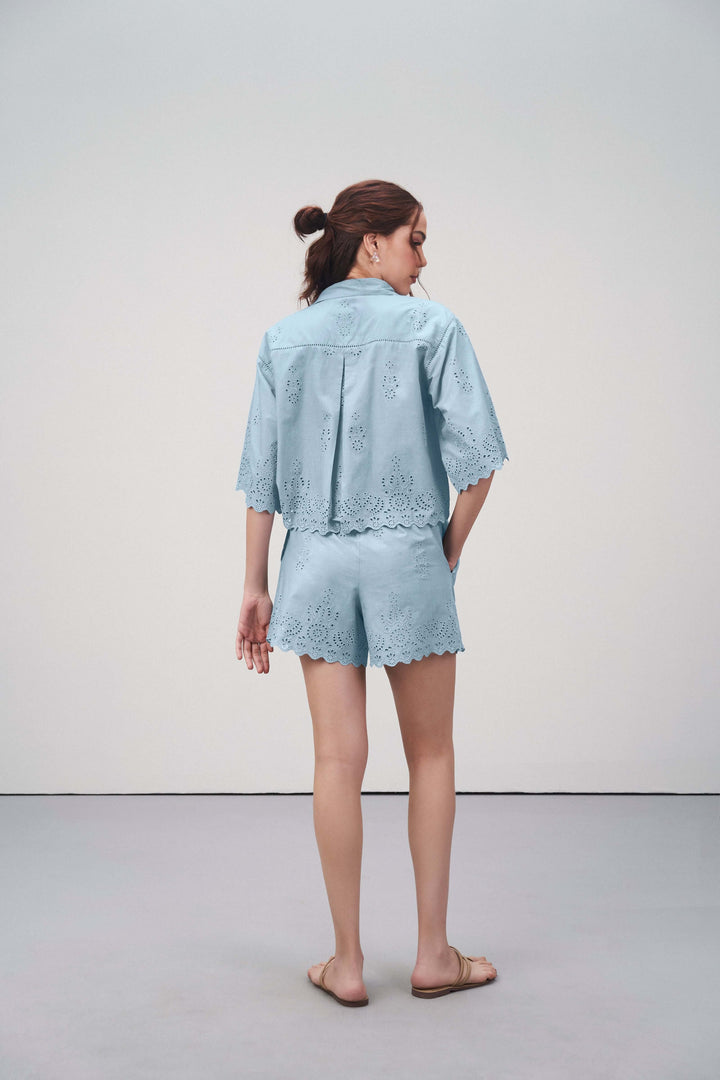 LOOSE FIT EMBROIDERED CROP SHIRT