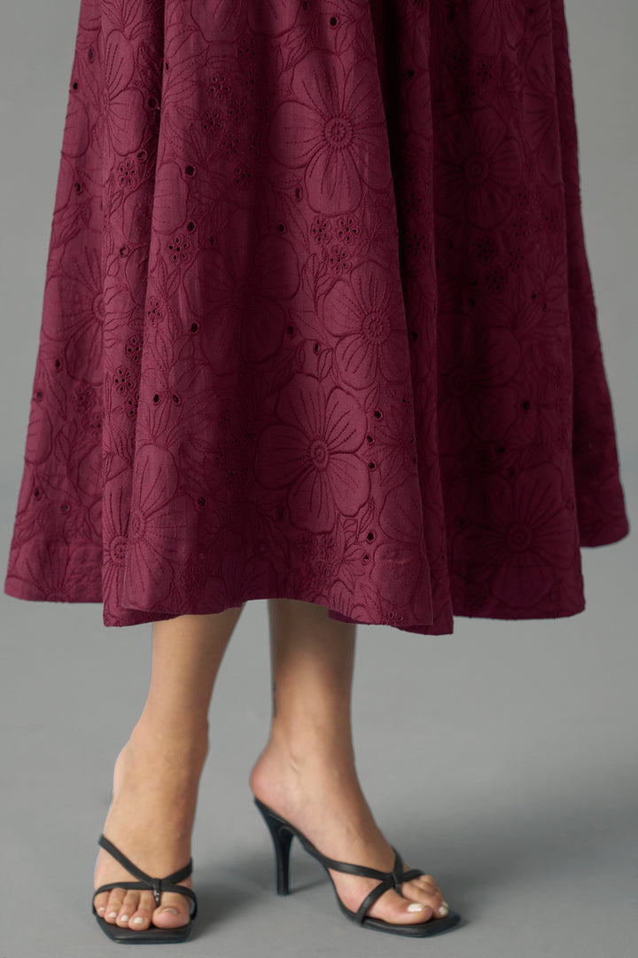FLORAL EMBROIDERED MIDI DRESS | lower side pattern image