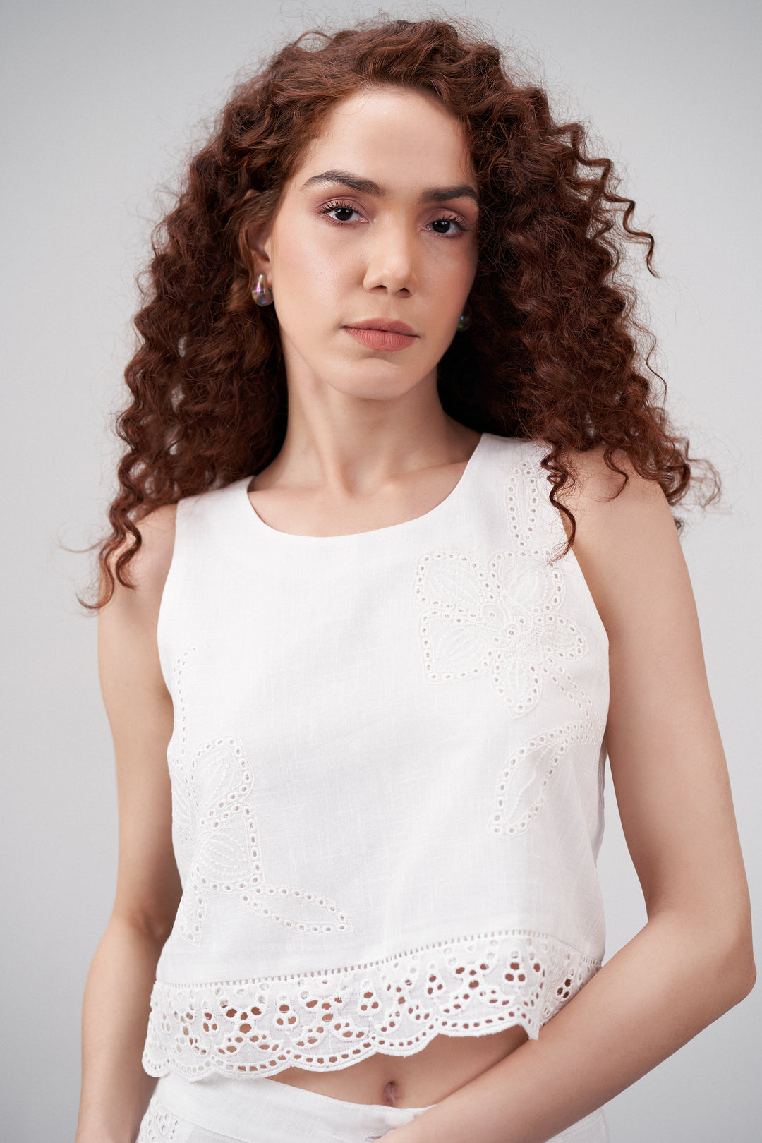 Women Crop Top 100% Cotton White Scalloped Embroidery Lace Hem Sleeveless Crop Top For Ladies | Buy White Cotton Sleeveless Crop Top With Scalloped Embroidery 