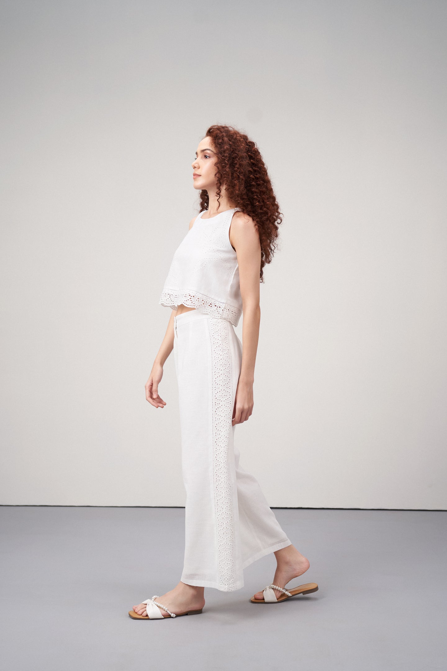 Women Crop Top 100% Cotton White Scalloped Embroidery Lace Hem Sleeveless Crop Top For Ladies Left Side View | White Cotton Sleeveless Crop Top With Scalloped Embroidery 
